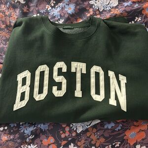 BRANDY MELVILLE BOSTON CREWNECK